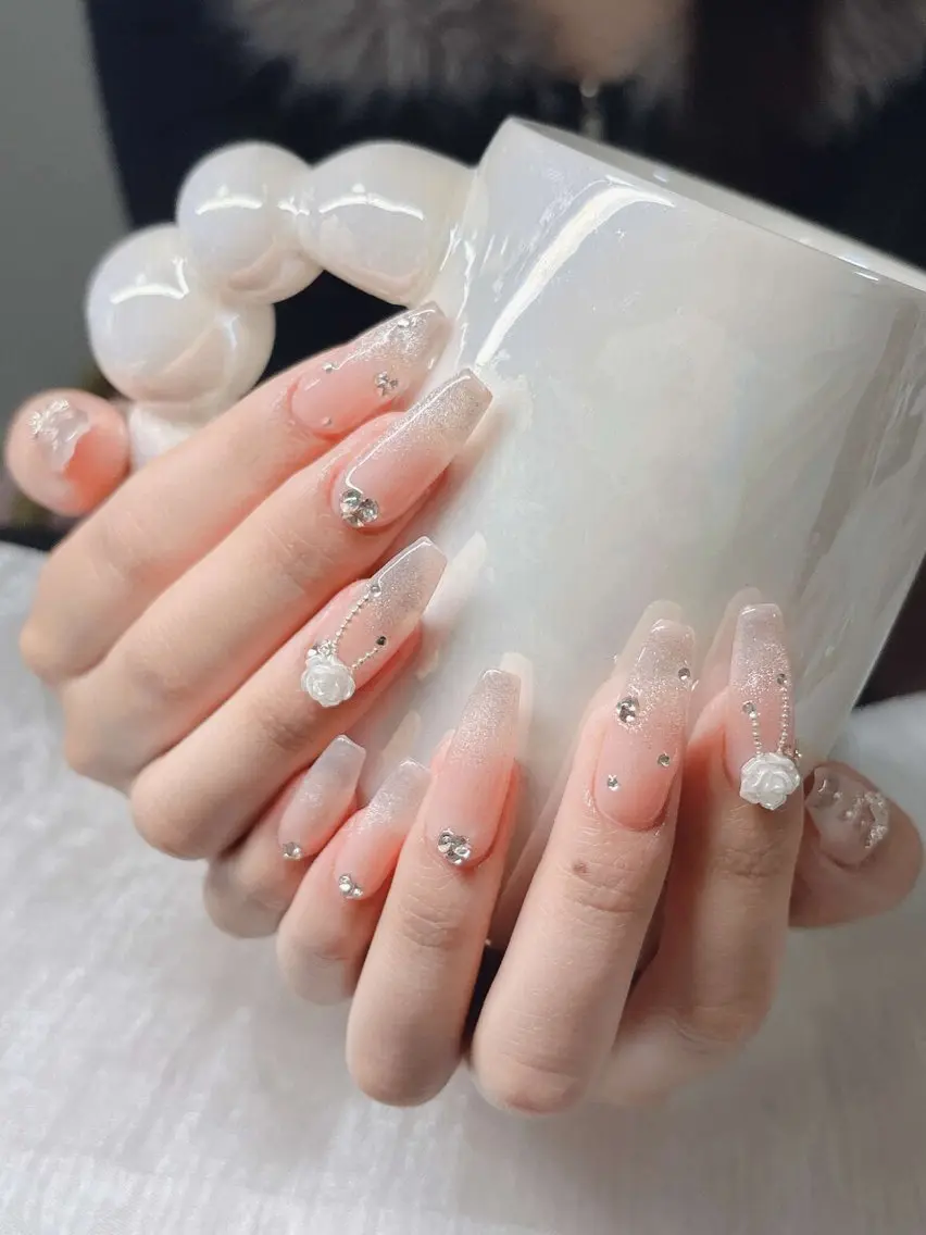 ネイル 長さ出し グラデーション 卒業式 キラキラネイル マグネットネイル ハンドネイル Lee Nailsのネイルデザイン