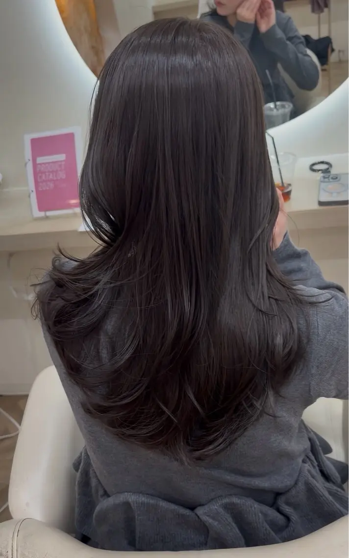 ミディアム e rikaのヘアスタイル