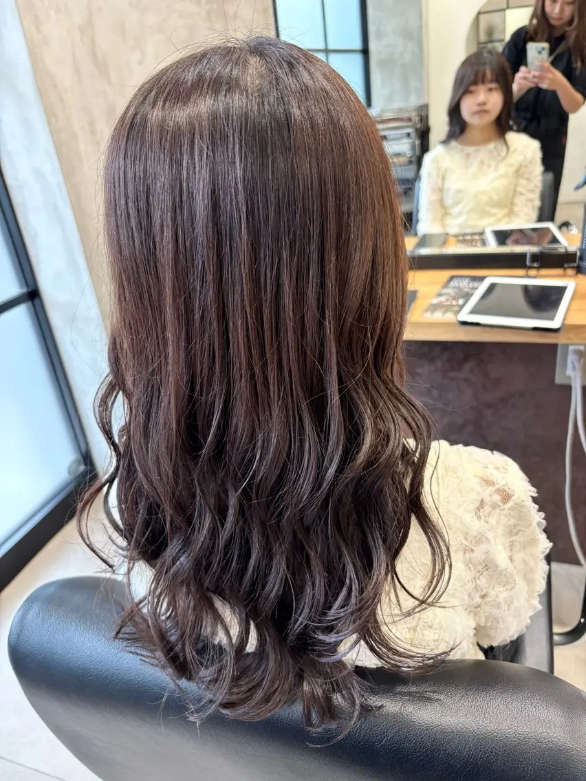 セミロング カット ヘアカラー 花城 沙也加のヘアスタイル