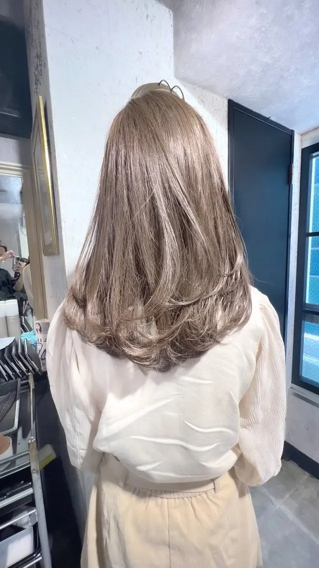 ミディアム カラー ブリーチ 透明感カラー ブリーチなしカラー 髪質改善 レイヤーカット カット ヘアカラー 水光カラー/韓国風 /レイヤー/山口のヘアスタイル