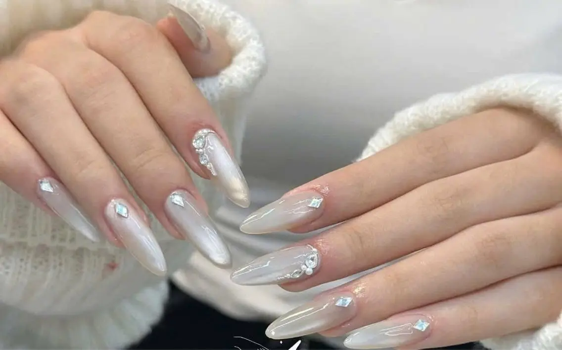 ネイル フレンチネイル ジェルネイル ガラスフレンチ 韓国ネイル マグネットネイル ハンドネイル Minette Nailのネイルデザイン