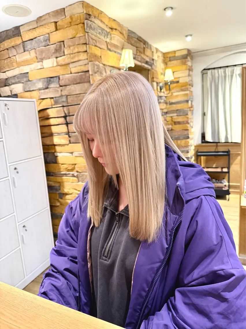 セミロング カラー ベージュカラー ミルクティーベージュ ヘアカラー トリートメント 千 田のヘアスタイル