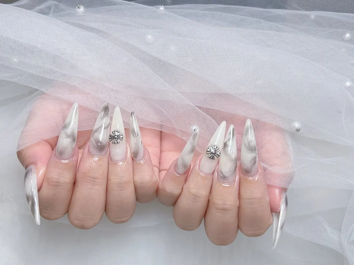 ネイル アートネイル オーロラネイル チークネイル 長さ出し フットネイル Miya _nailのネイルデザイン