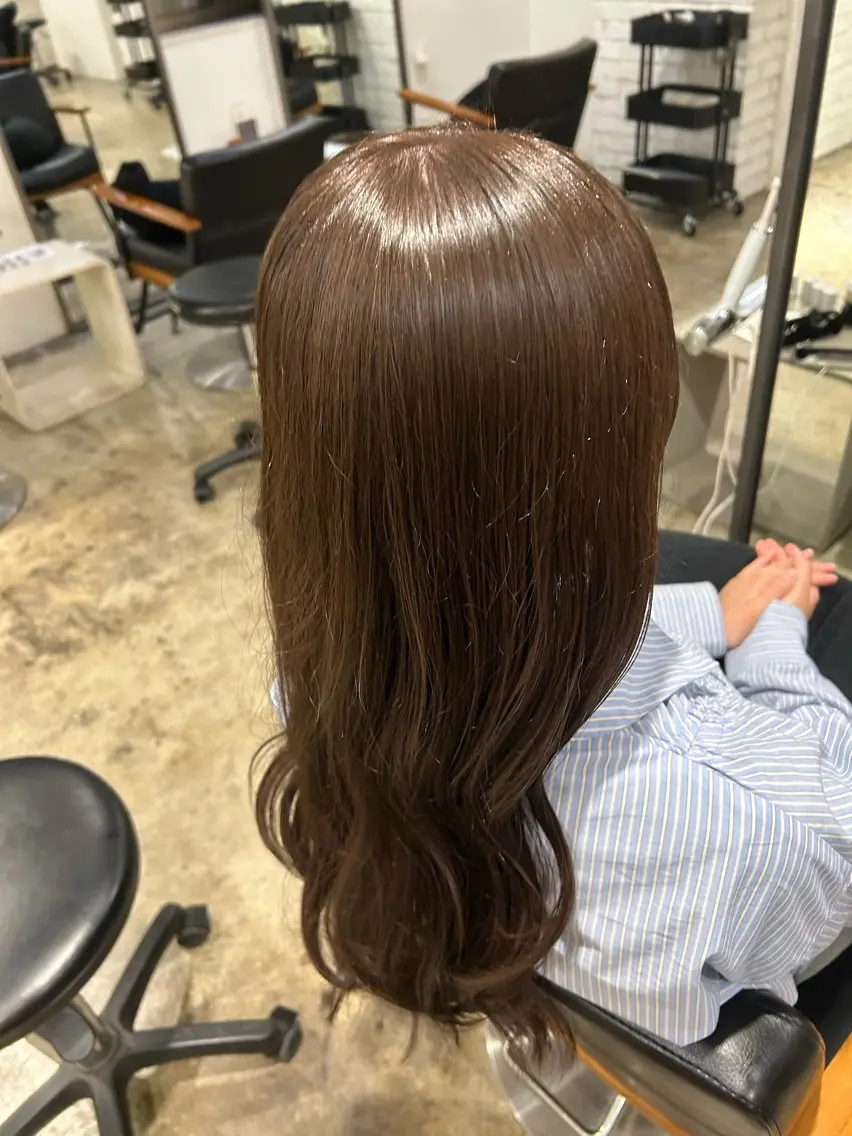 ロング カラー ベージュカラー 透明感カラー 羽成 優衣菜のヘアスタイル