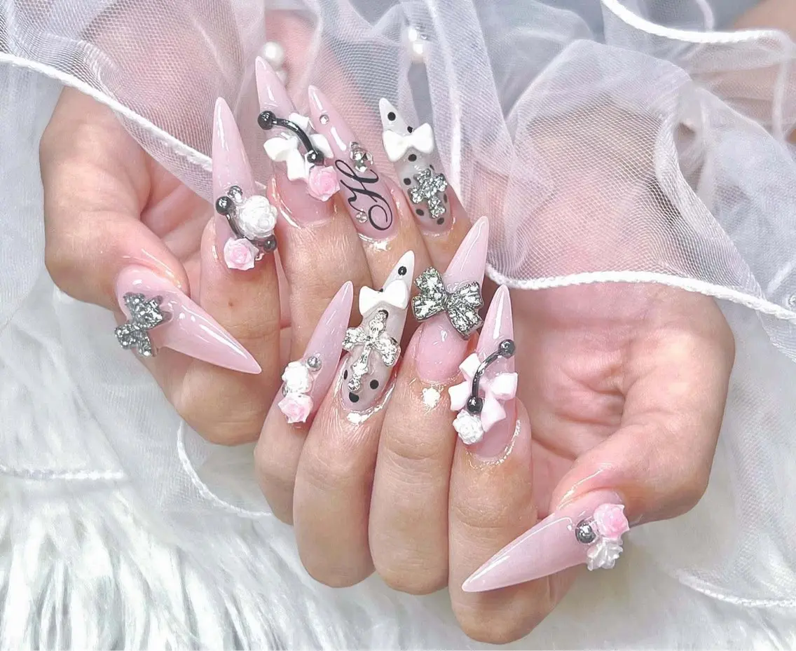 ネイル AURA NAIL🎀💅のネイルデザイン