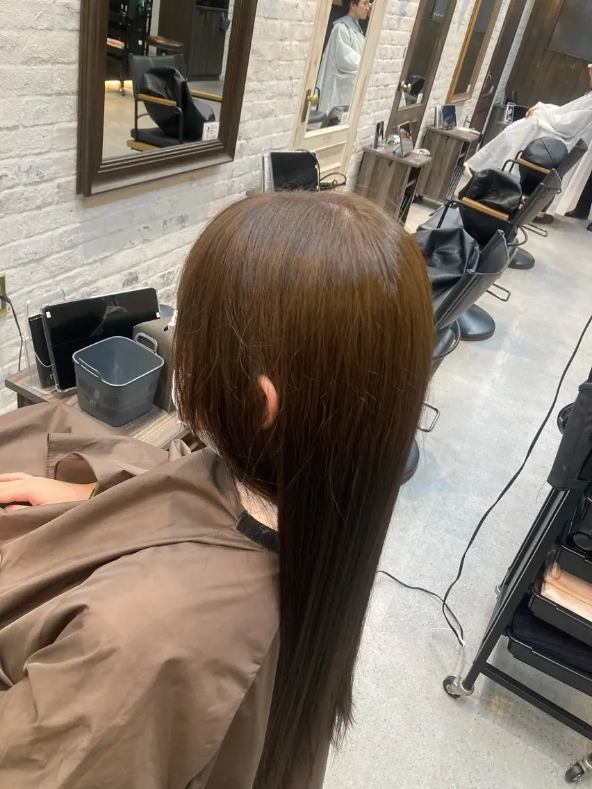 カラー ベージュカラー オリーブベージュ 加茂野 緑のヘアスタイル