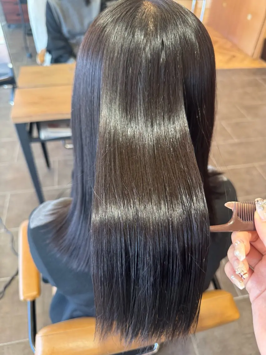 ロング カット 縮毛矯正 松下 紗季のヘアスタイル