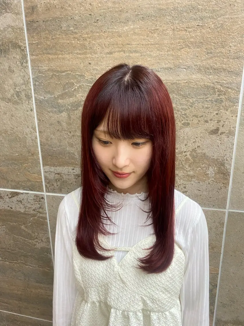 セミロング カラー ボルドーカラー レイヤーカット カット 「似合わせ/髪質改善 《ワタル》」のヘアスタイル
