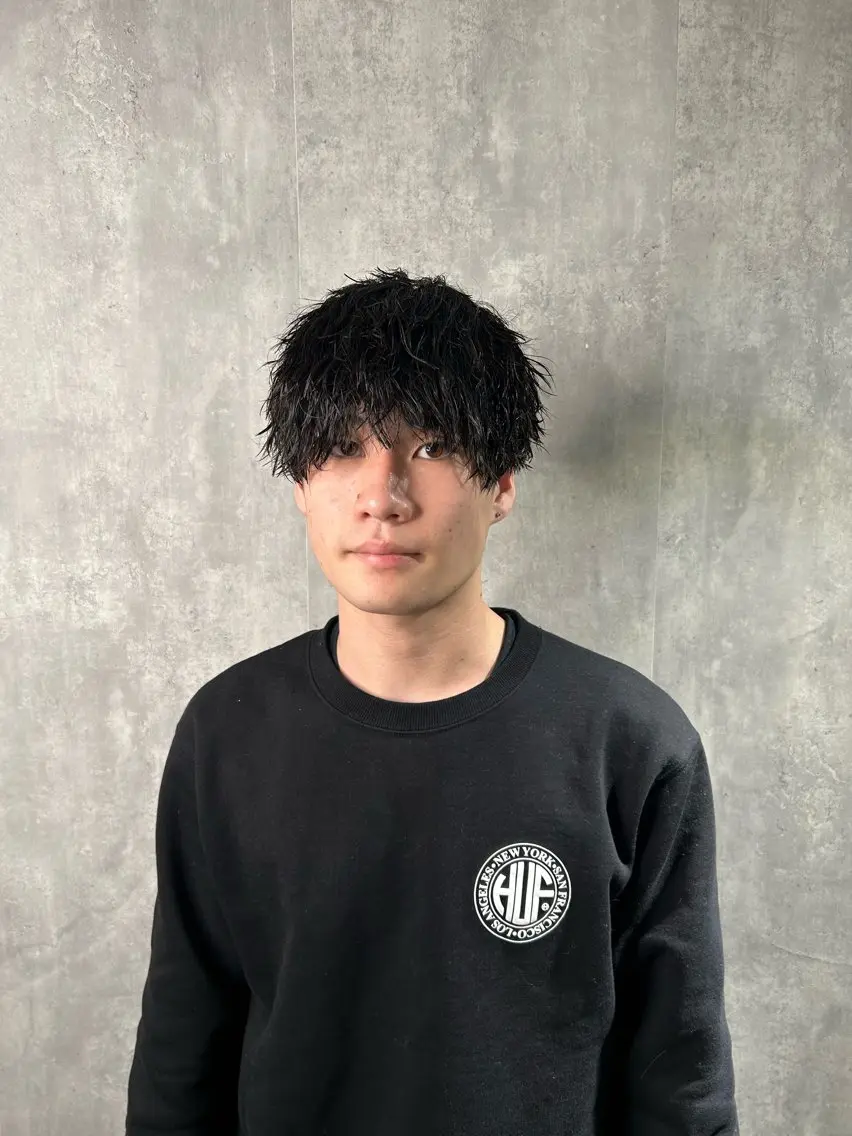 ショート パーマ メンズ センターパート ダウンパーマ メンズ韓国風 マッシュ メンズパーマ 癖毛/フェザーパーマ 曲がる縮毛矯正/森岡のヘアスタイル