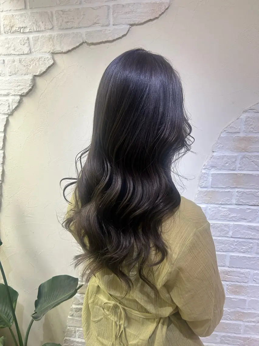 ロング カット ヘアカラー トリートメント 飯星慧斗 /ブリーチ、縮毛矯正のヘアスタイル