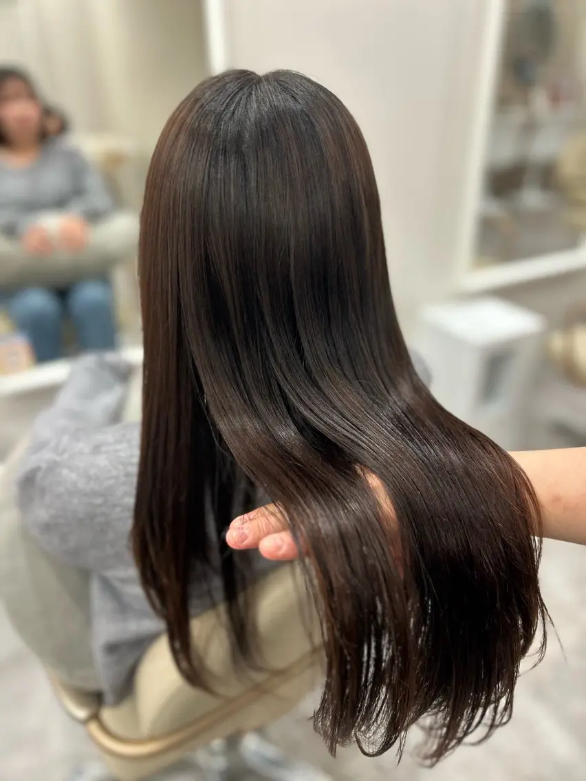 ロング ULUA ひまりのヘアスタイル