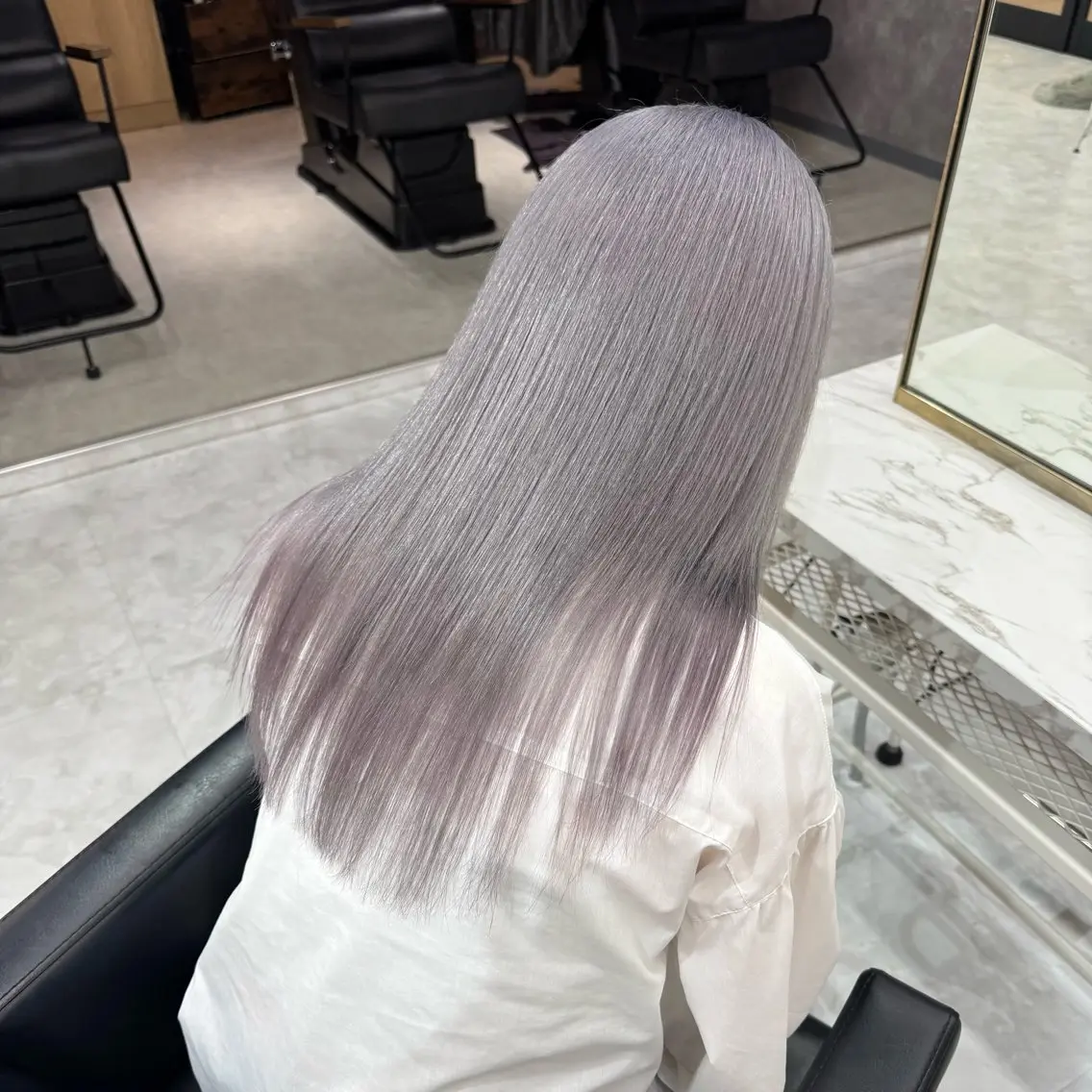 ロング ヘアカラー トリートメント 💎艶々ハイトーン MOE💍🤍のヘアスタイル