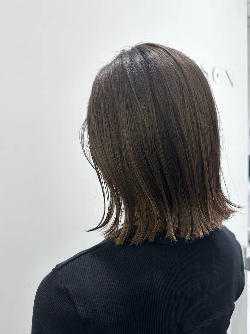 カット＋デザインハイライト＋ケアカラー＋ミルボン3stepトリートメントの写真