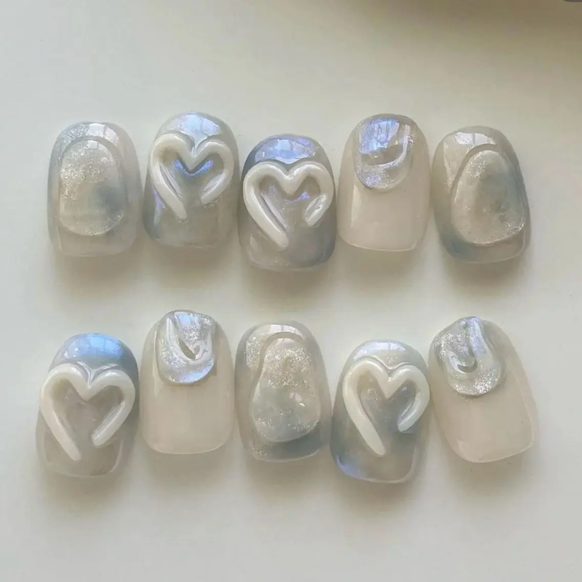 🫧(オフ込み) 🧊ボコボコネイル💅🏻の写真