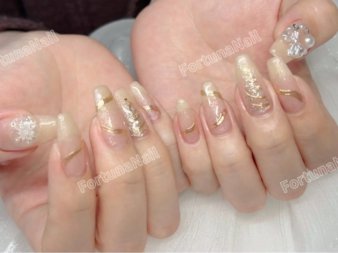 ネイル リボン 冬ネイル クリスマス Nail •Head スパFortunaのネイルデザイン