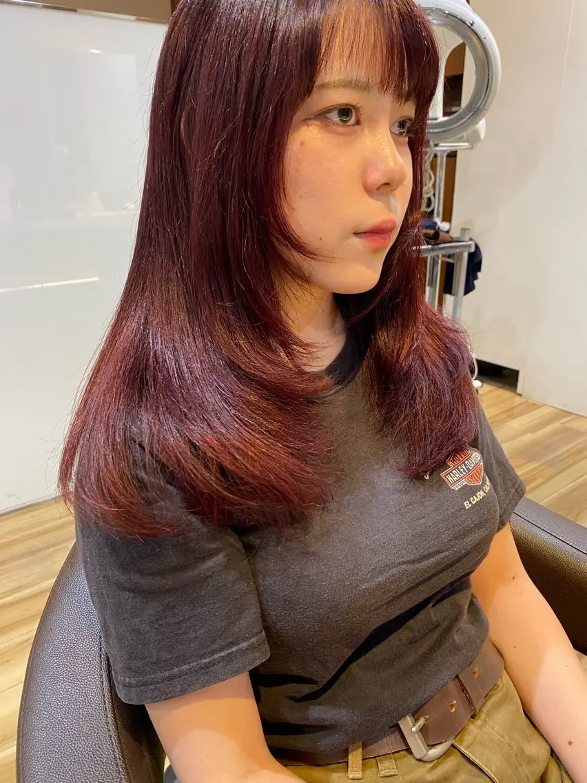 ミディアム カラー レイヤーカット カット ヘアカラー トリートメント レイヤーカット /透明感/千葉怜寿のヘアスタイル