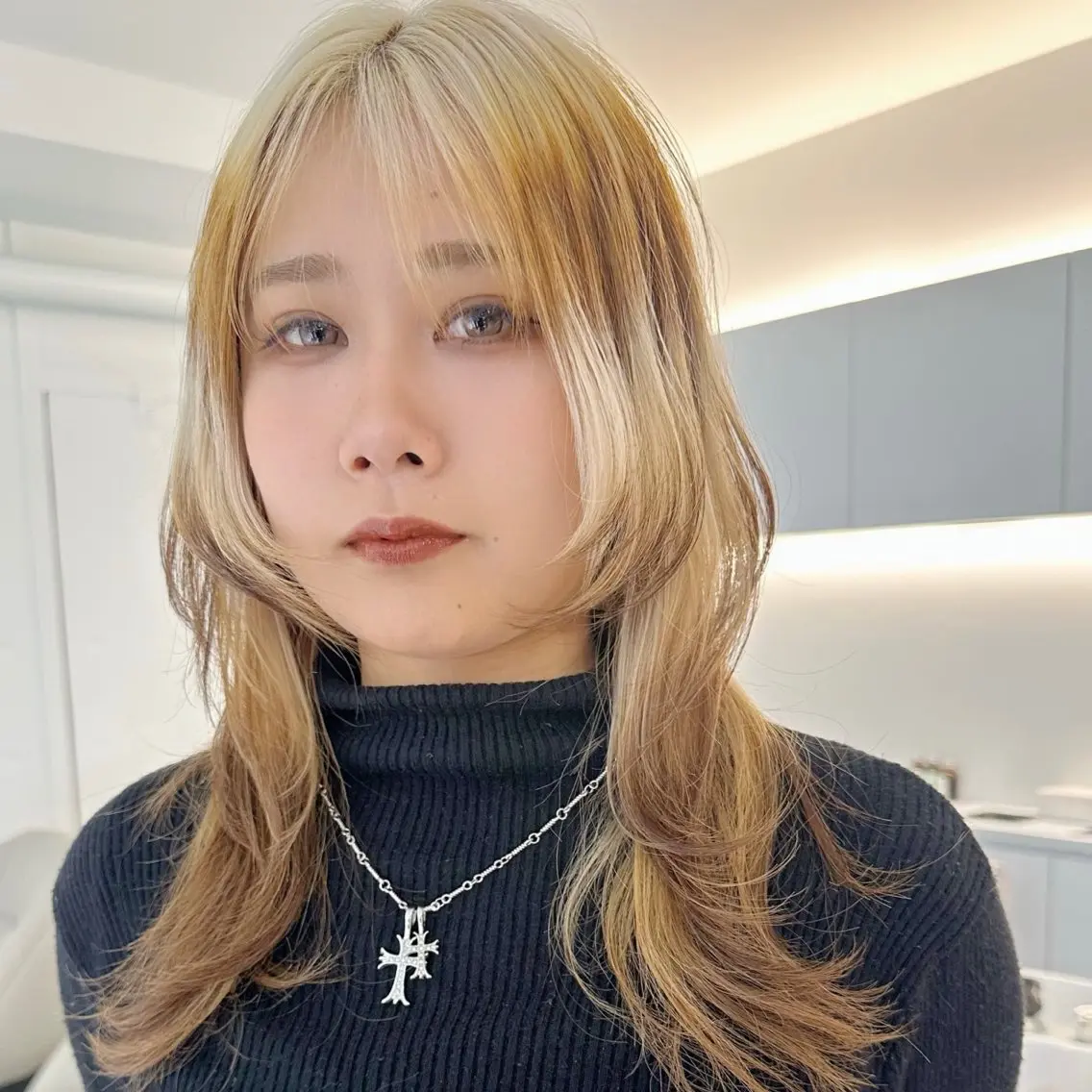 セミロング ヘアカラー 上品モテハイトーン chiakiのヘアスタイル