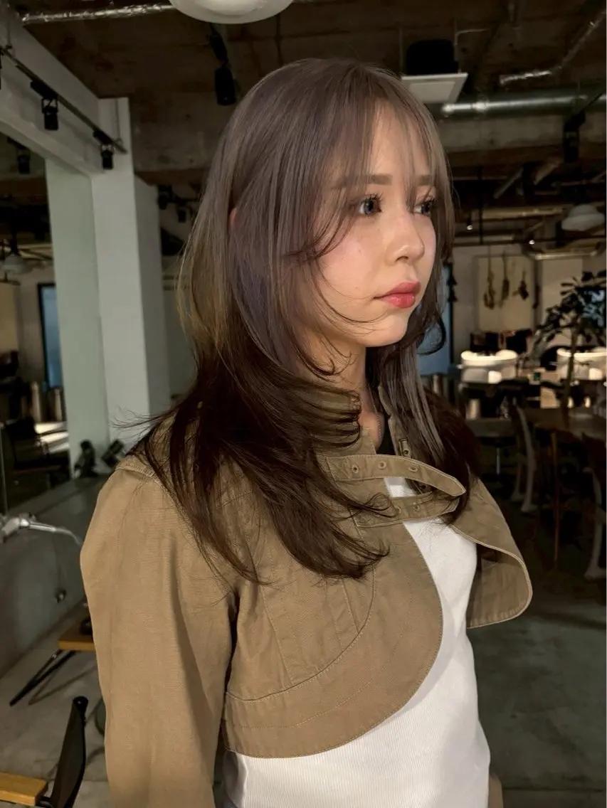 ミディアム カット ヘアカラー 🎀抜け感ナチュラル 🎵asuna🪽のヘアスタイル