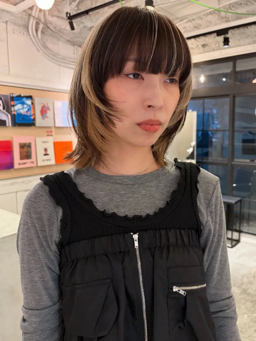 ミディアム カラー ブロンド ブラウンカラー ハイライトカラー ハイライト レイヤーカット カット ヘアカラー トリートメント 村上雅人 ナチュラルモードのヘアスタイル