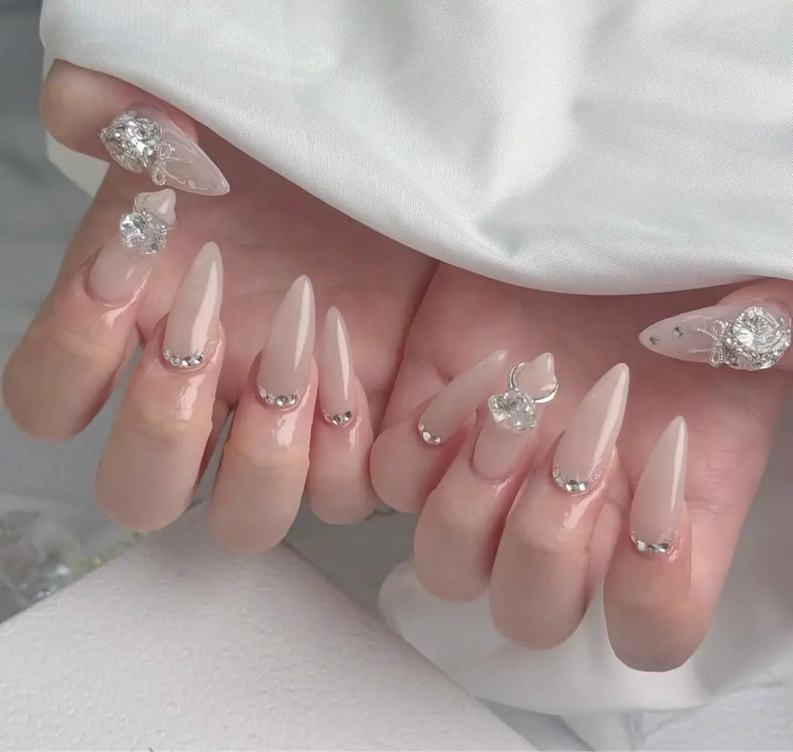 ネイル フラッシュネイル フレンチネイル グラデーション キラキラネイル 韓国ネイル ハンドネイル Hy nailsのネイルデザイン