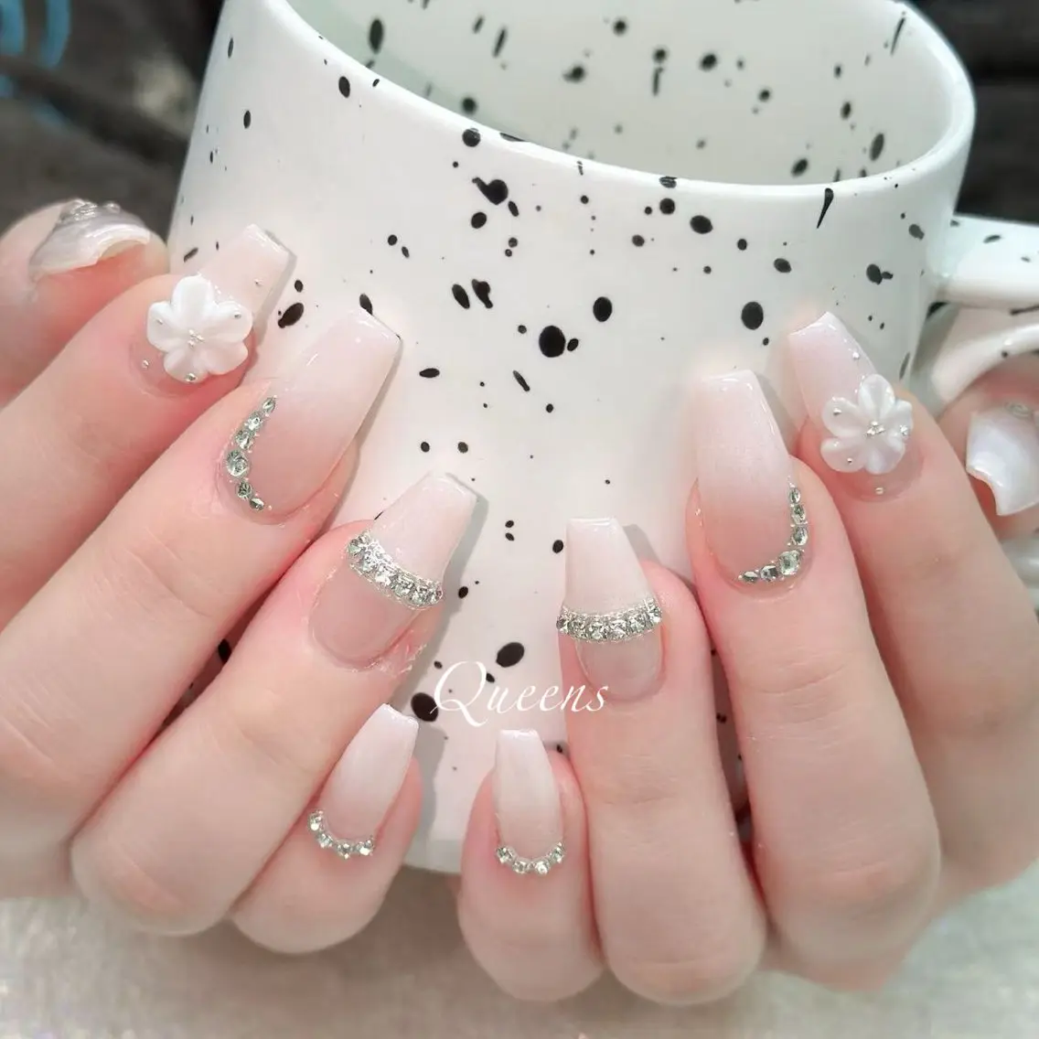 ネイル ハンドネイル Queens テイのネイルデザイン