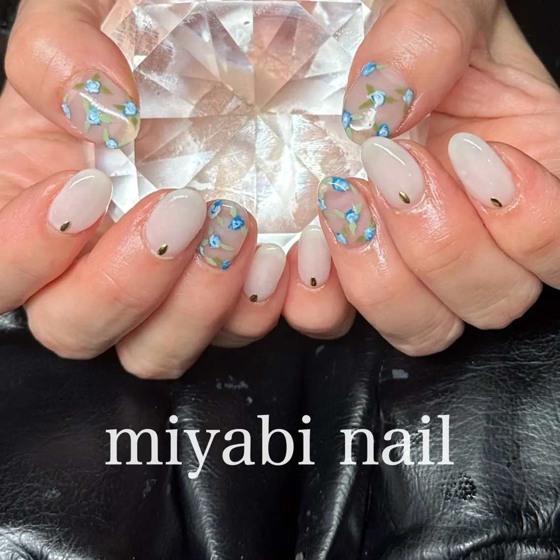 ネイル アートネイル ブルー フラワーネイル ジェルネイル 持ち込み ハンドネイル miyabi nail 桂川駅近くのネイルデザイン