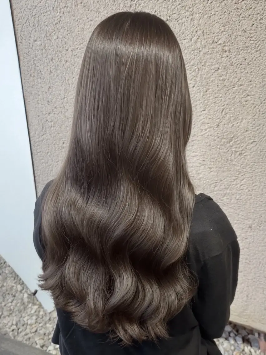ロング カラー ベージュカラー 透明感カラー ヘーゼル Saraju 仁川店 SHIORI ♥のヘアスタイル