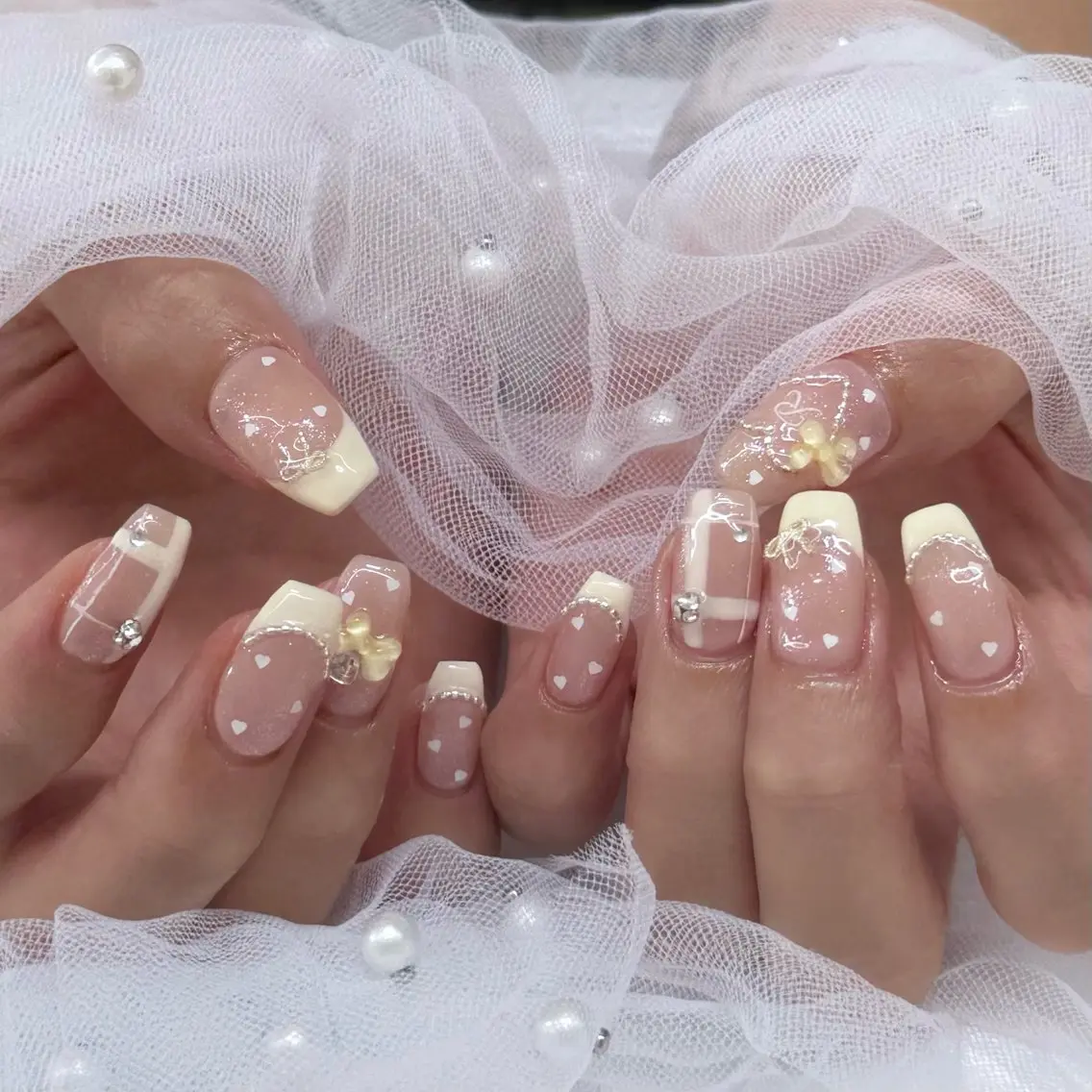 ネイル パステルネイル 黄色 ハンドネイル ハンドケア Chizuru ☾ ໋のネイルデザイン