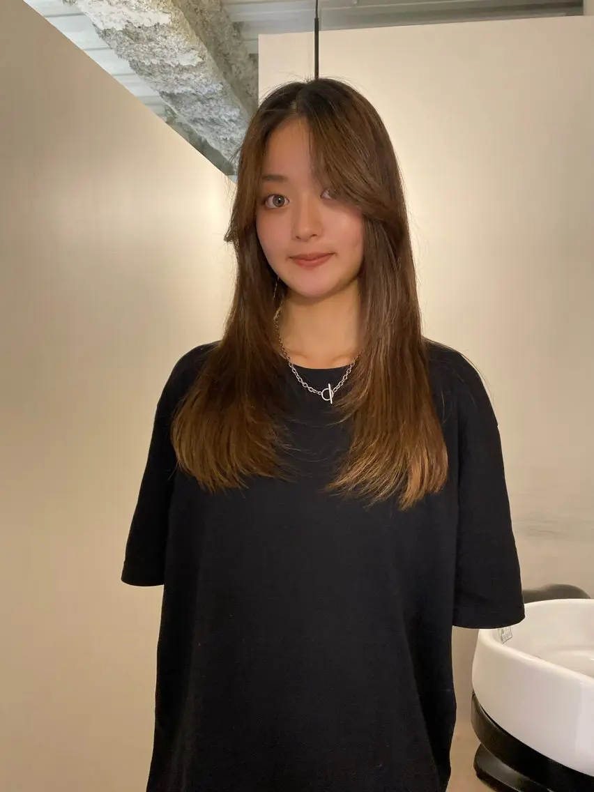 ロング shuri/透明感カ ラー/レイヤーカットのヘアスタイル