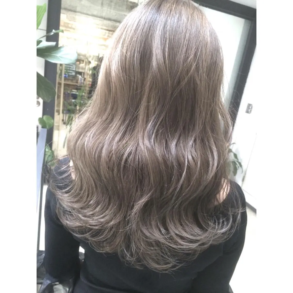 ミディアム カラー バレイヤージュ ベージュカラー レイヤーカット 井上 一平のヘアスタイル