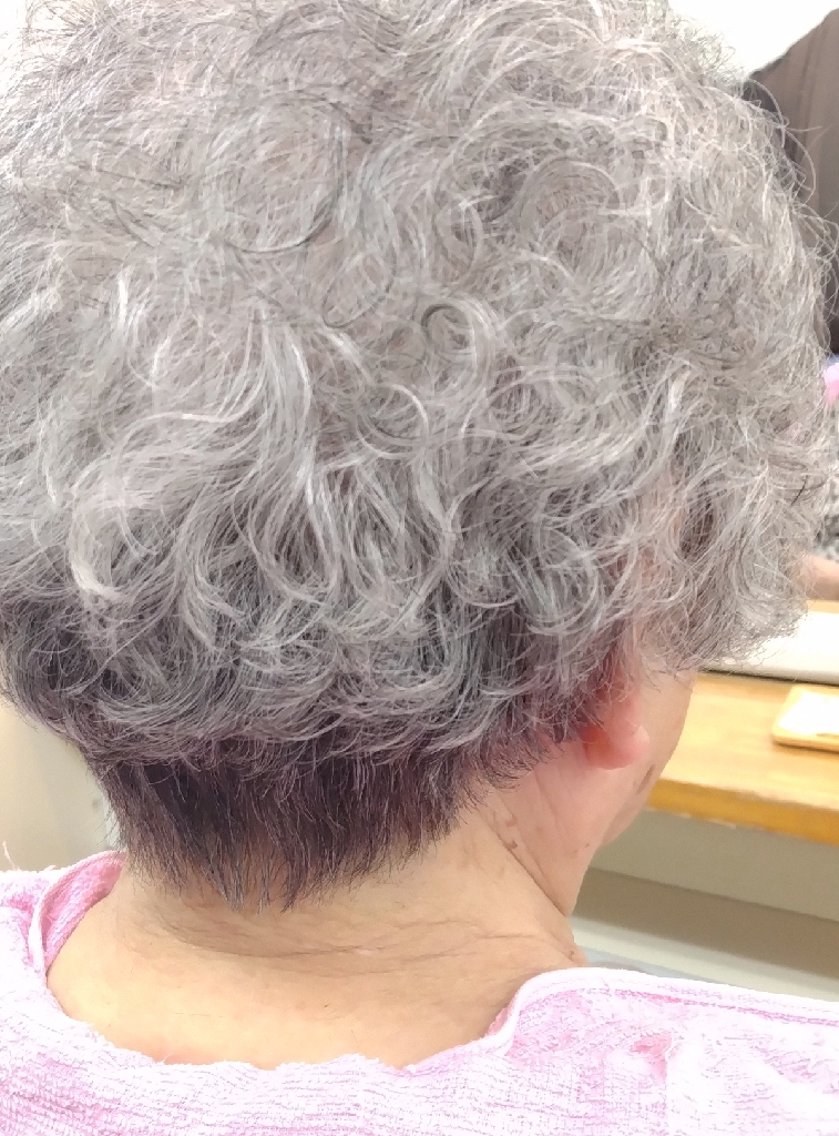 ショート パーマ 森長 咲子のヘアスタイル