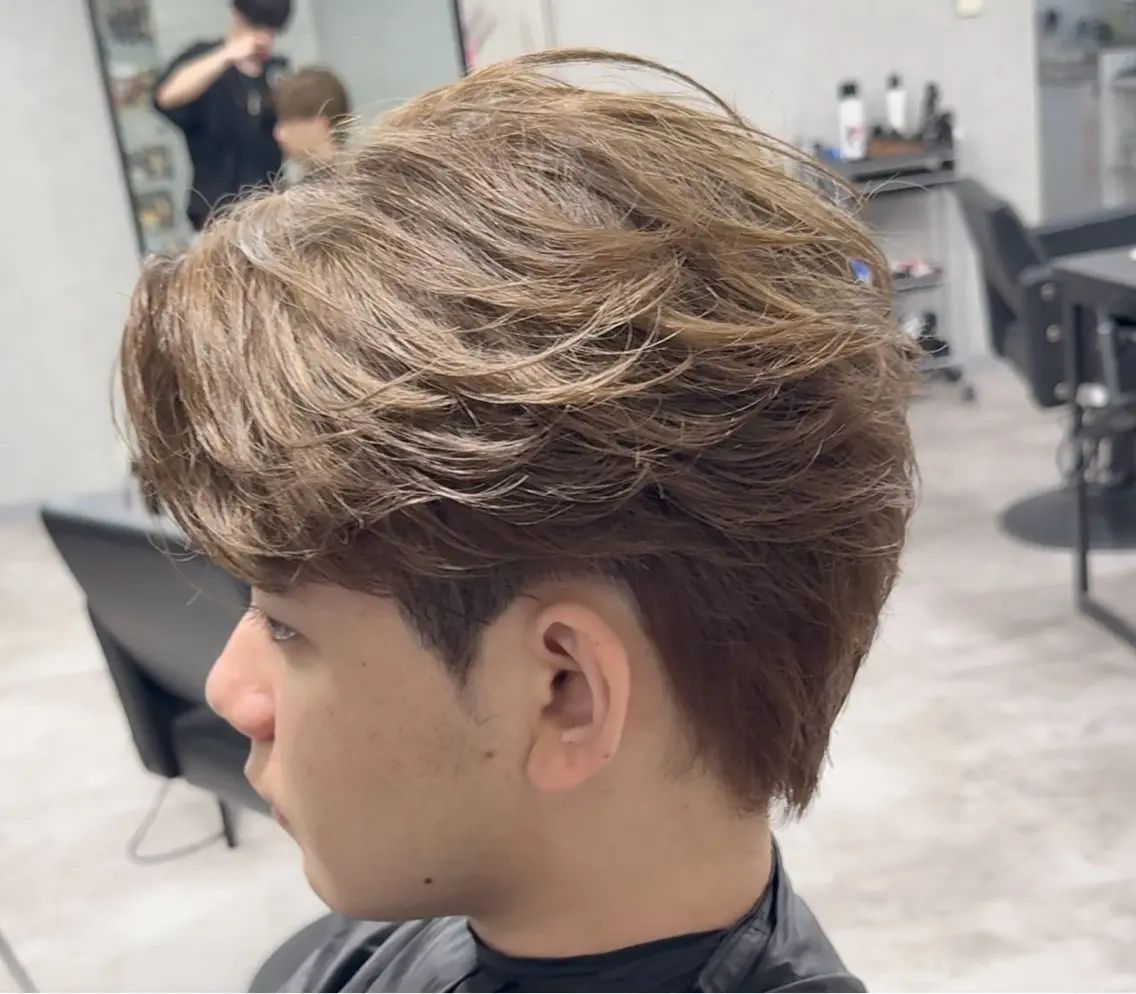 カラー メンズ メンズブリーチ ベージュカラー ブリーチ ミルクティーベージュ ヘアカラー 長谷川 慈英のヘアスタイル