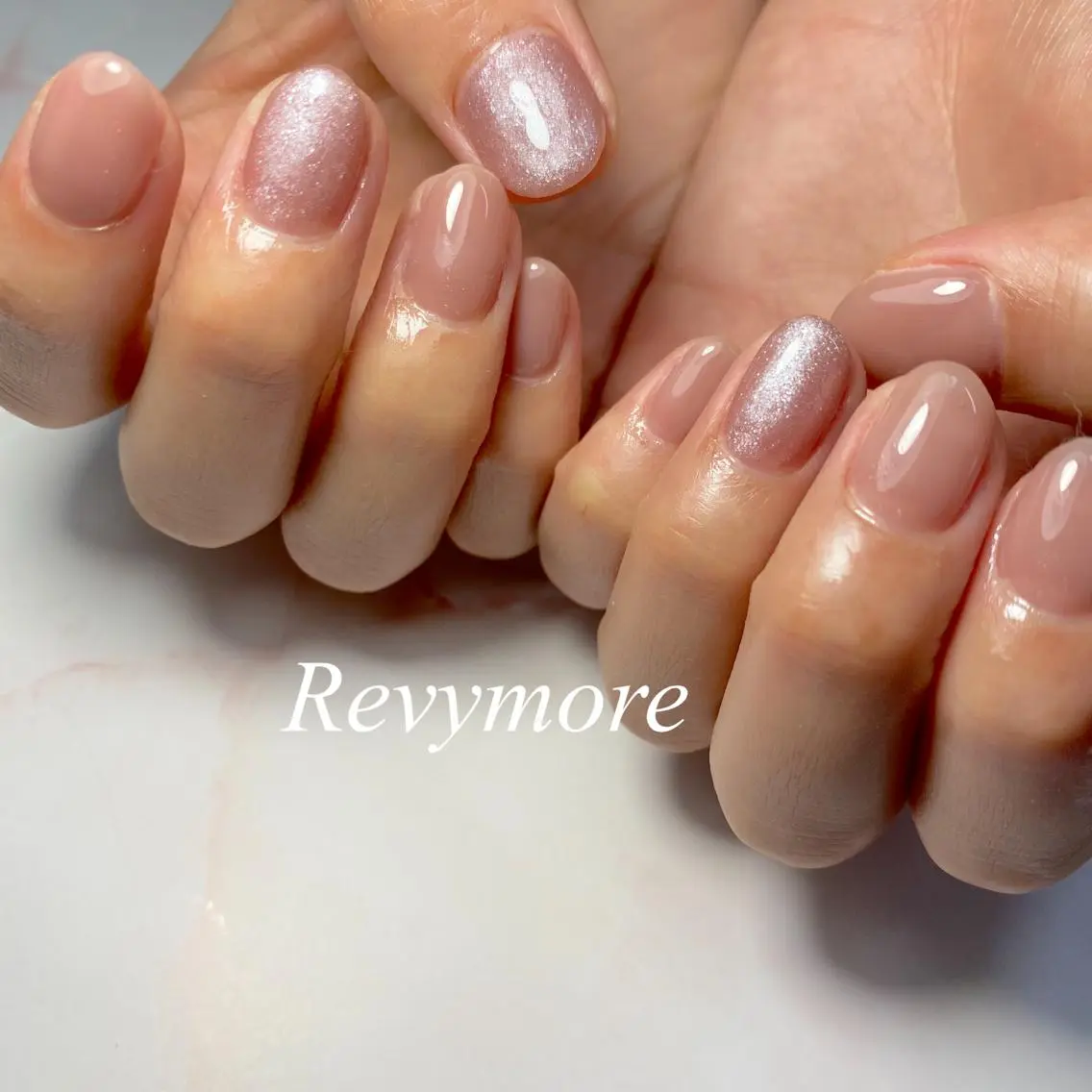 ショート ネイル ジェルネイル ラメ(グリッター) ワンカラーネイル ピンク シンプルネイル nail salon Revymoreのネイルデザイン