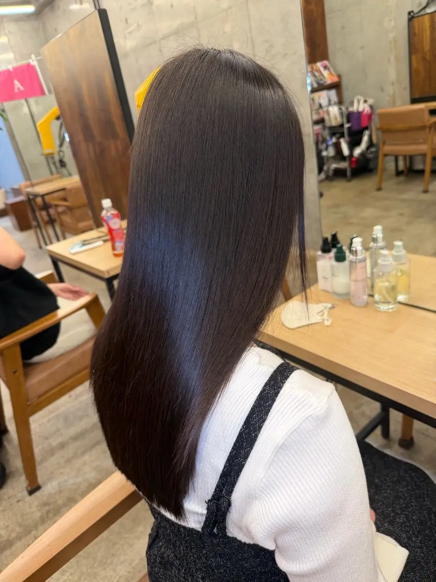 セミロング 髪質改善 レイヤーカット 縮毛矯正 カット 縮毛矯正 トリートメント 縮毛矯正×髪質改善× 艶髪カラー 吉原和磨のヘアスタイル