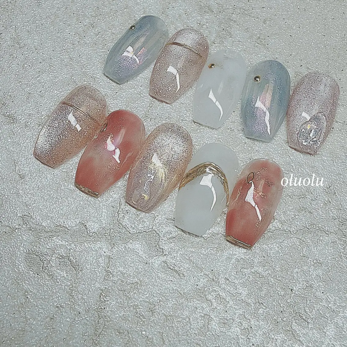 ネイル キラキラネイル マグネットネイル ミラーネイル ニュアンスネイル ぷっくりネイル ハンドネイル 大村 紬華のネイルデザイン