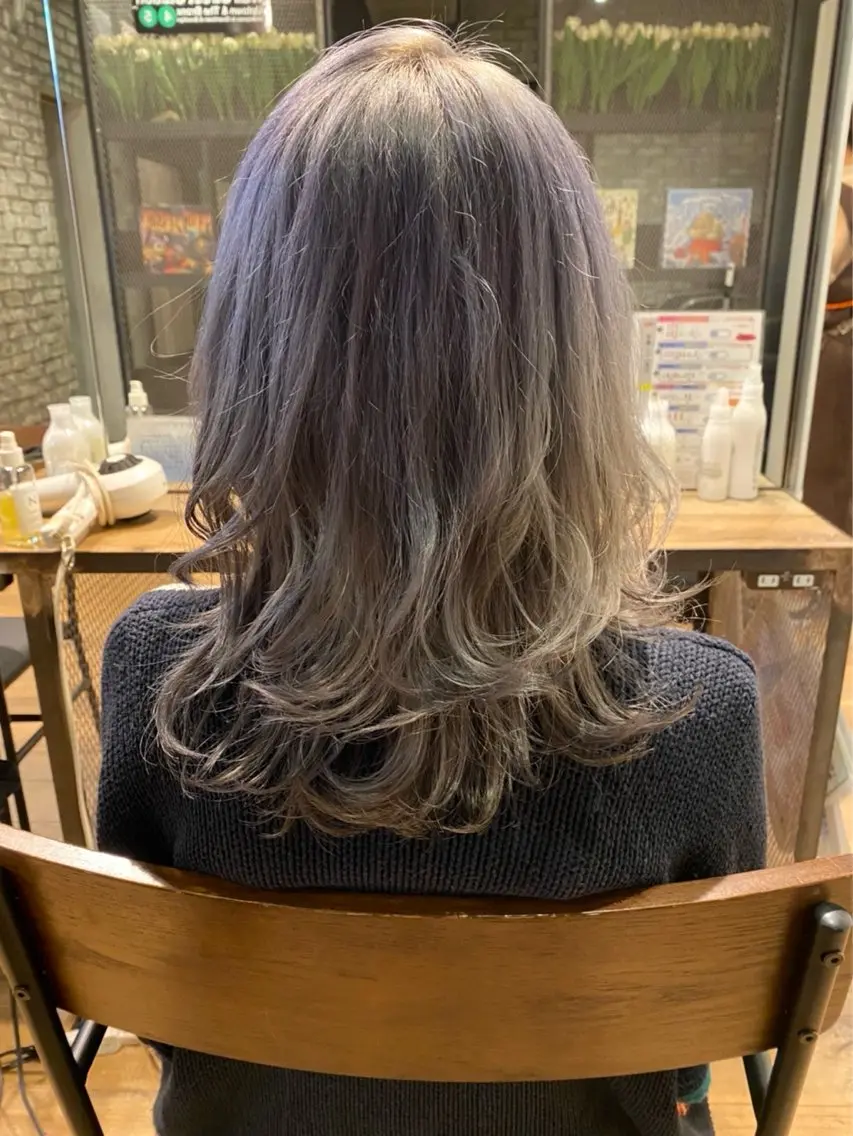 セミロング カラー 村下 美尋のヘアスタイル