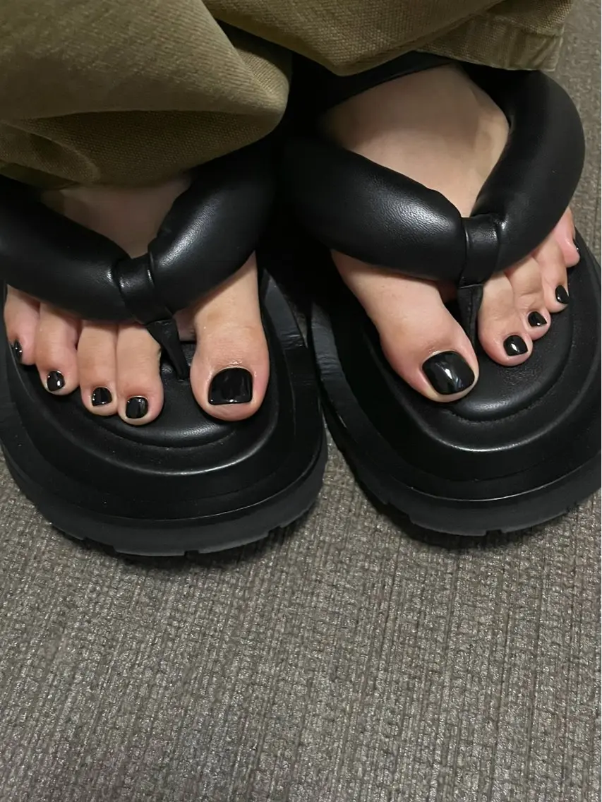 ネイル フットネイル F room UMEDAのマツエク・マツパデザイン