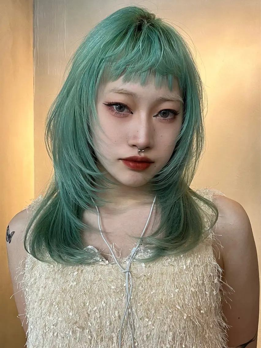 セミロング カラー ハイトーンカラー ミント レイヤーカット シャギー ウルフカット イツク ⚡️ ルーツ/ハイトーンのヘアスタイル