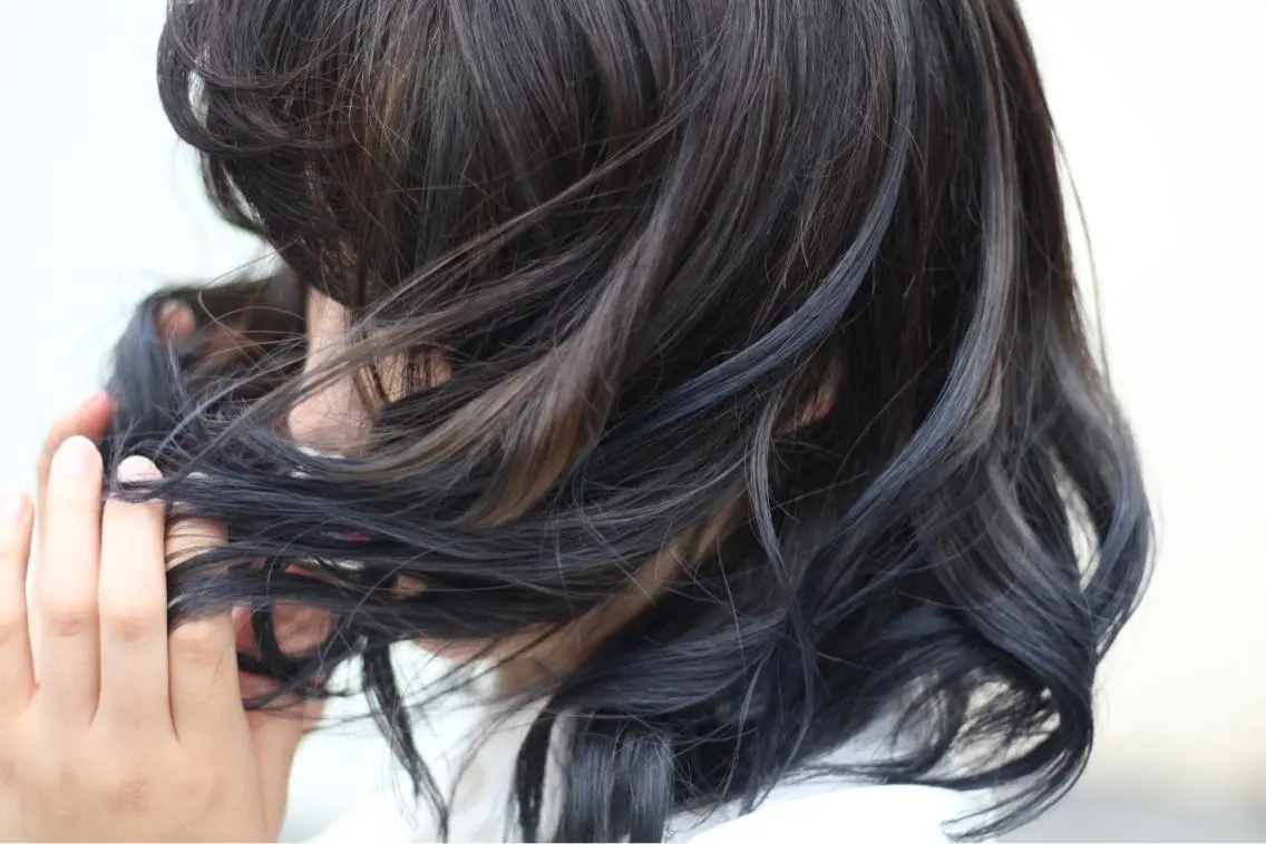 セミロング カラー ヘアアレンジ ブルーカラー ブルージュ ダブルカラー グラデーションカラー ハイライトカラー 遠藤悠大/メンズ縮毛 /メンズカットのヘアスタイル