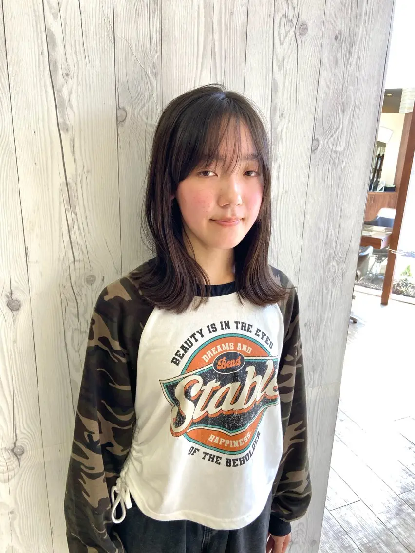 ミディアム ミディアムレイヤー レイヤーカット カット コバヤシ ユウスケのヘアスタイル