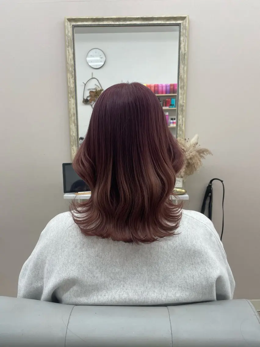 ミディアム くびれヘア レイヤーカット ayane あやねのヘアスタイル