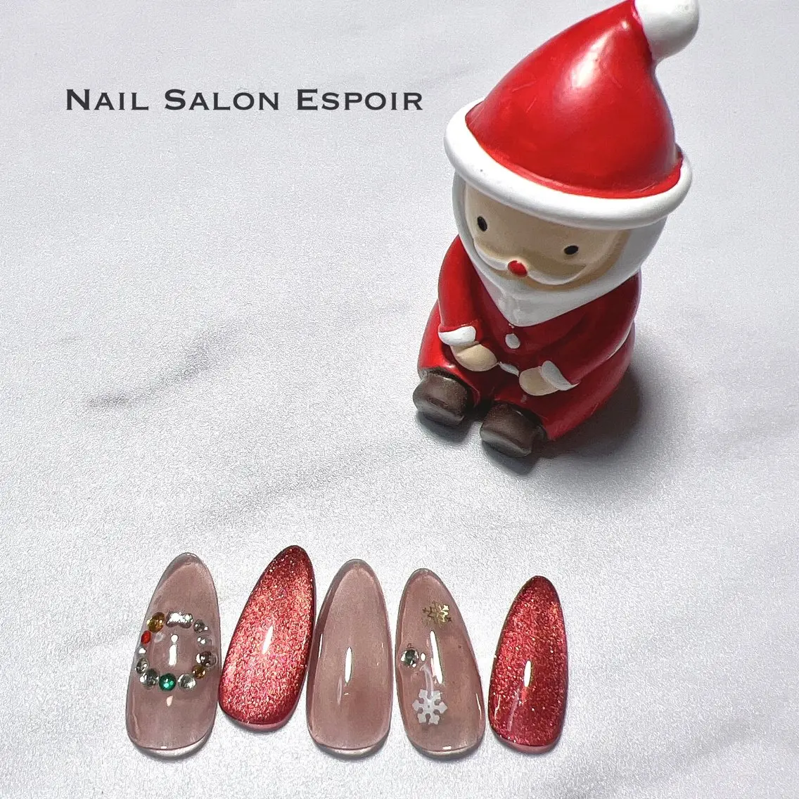 ネイル ストーンネイル 冬ネイル クリスマス ハンドネイル Nail Salon Espoirのネイルデザイン