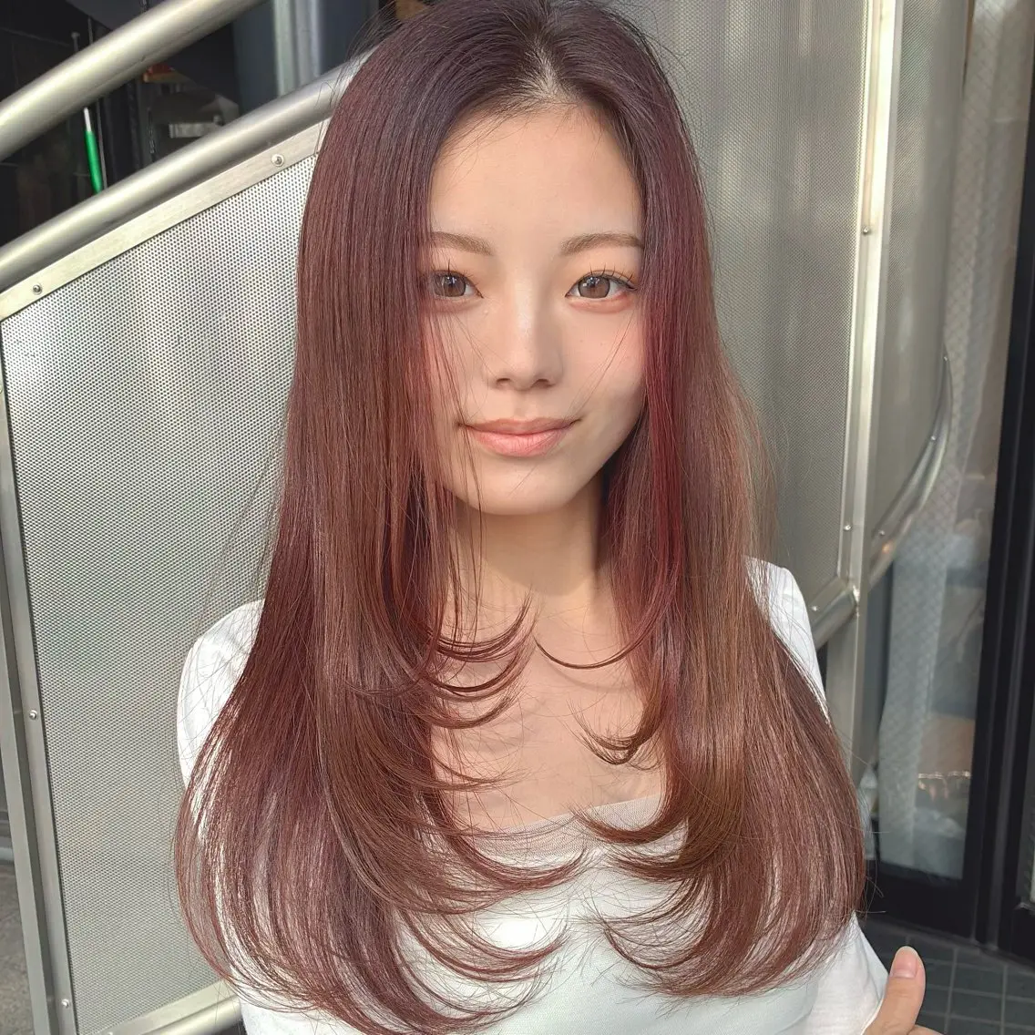 ロング レイヤーカット ロング カット ヘアカラー calna 古賀 菜摘のヘアスタイル