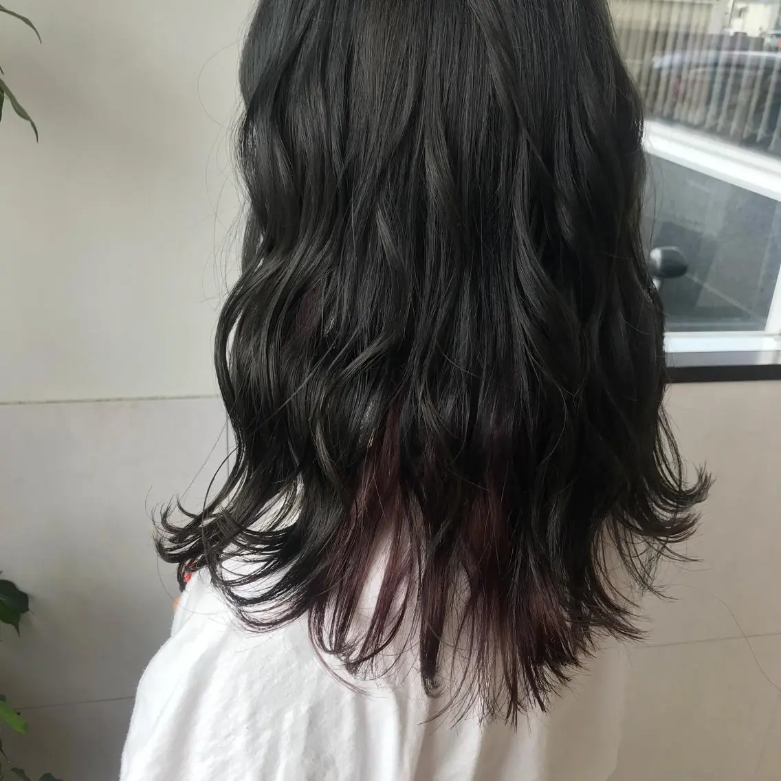ミディアム カラー アッシュ ブリーチ ラベンダーカラー パープルカラー カット ヘアカラー Oopsレイヤー 加藤澄都のヘアスタイル