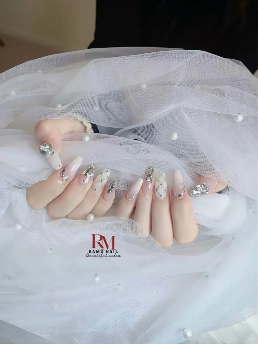 ネイル キラキラネイル マグネットネイル ミラーネイル ピンク ワンホンネイル ハンドネイル RAMU Nail 恵比寿店のネイルデザイン