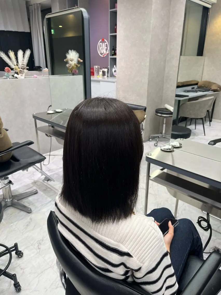 ミディアム ヘアカラー RAF／Lino 美髪矯正／暗髪カラーのヘアスタイル