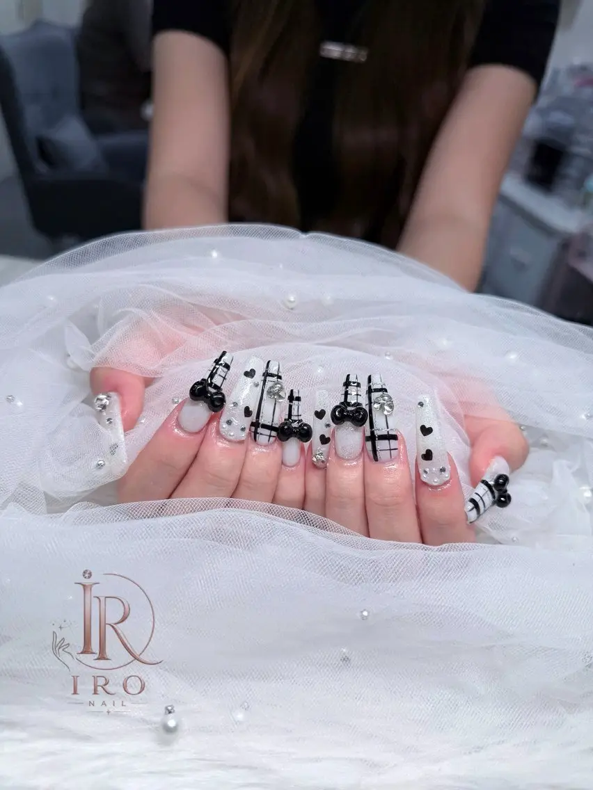 ネイル ハンドネイル IRO Nail Studioのネイルデザイン