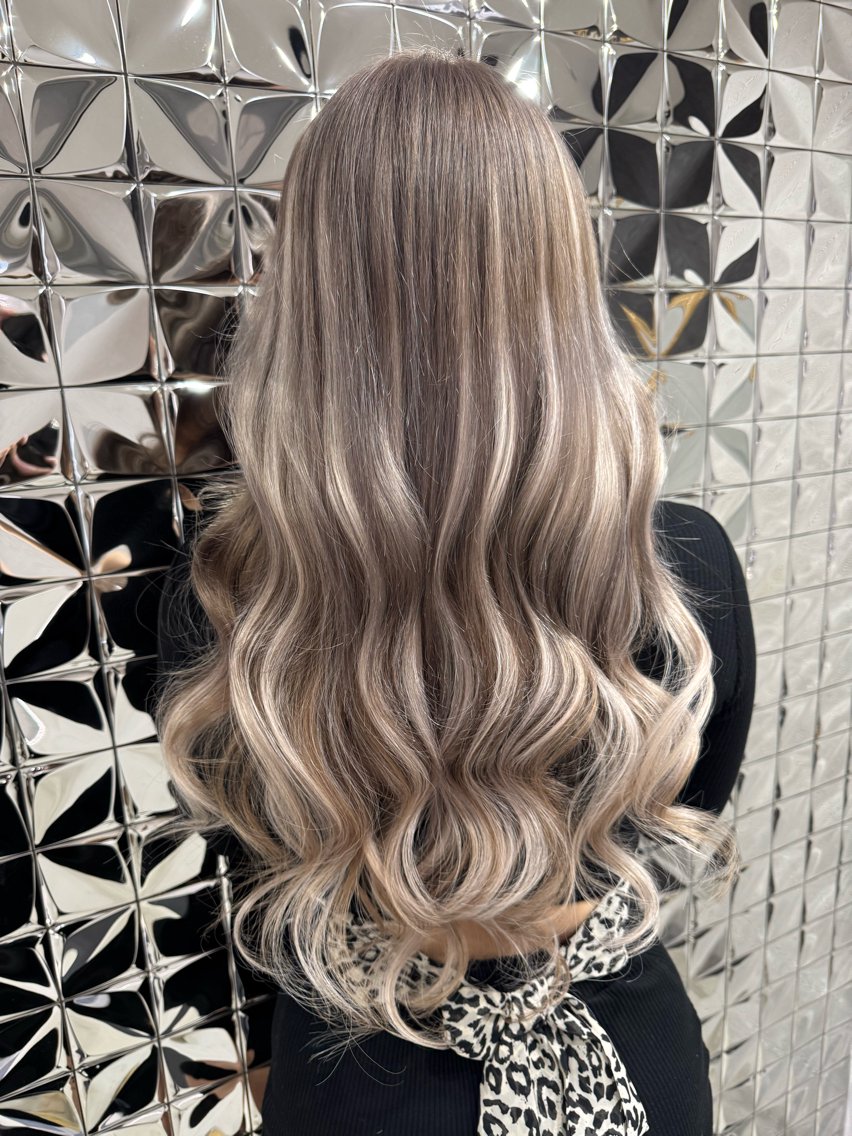 ロング カラー シールエクステ ブリーチ ブロンド ケアブリーチ エクステ Lovestasy 京都河原町店のヘアスタイル