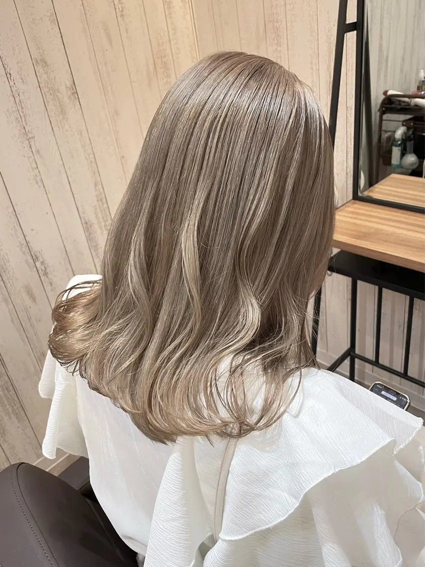 セミロング カット ヘアカラー ブリーチ特化🎖️ピ ンクカラー高橋さやかのヘアスタイル