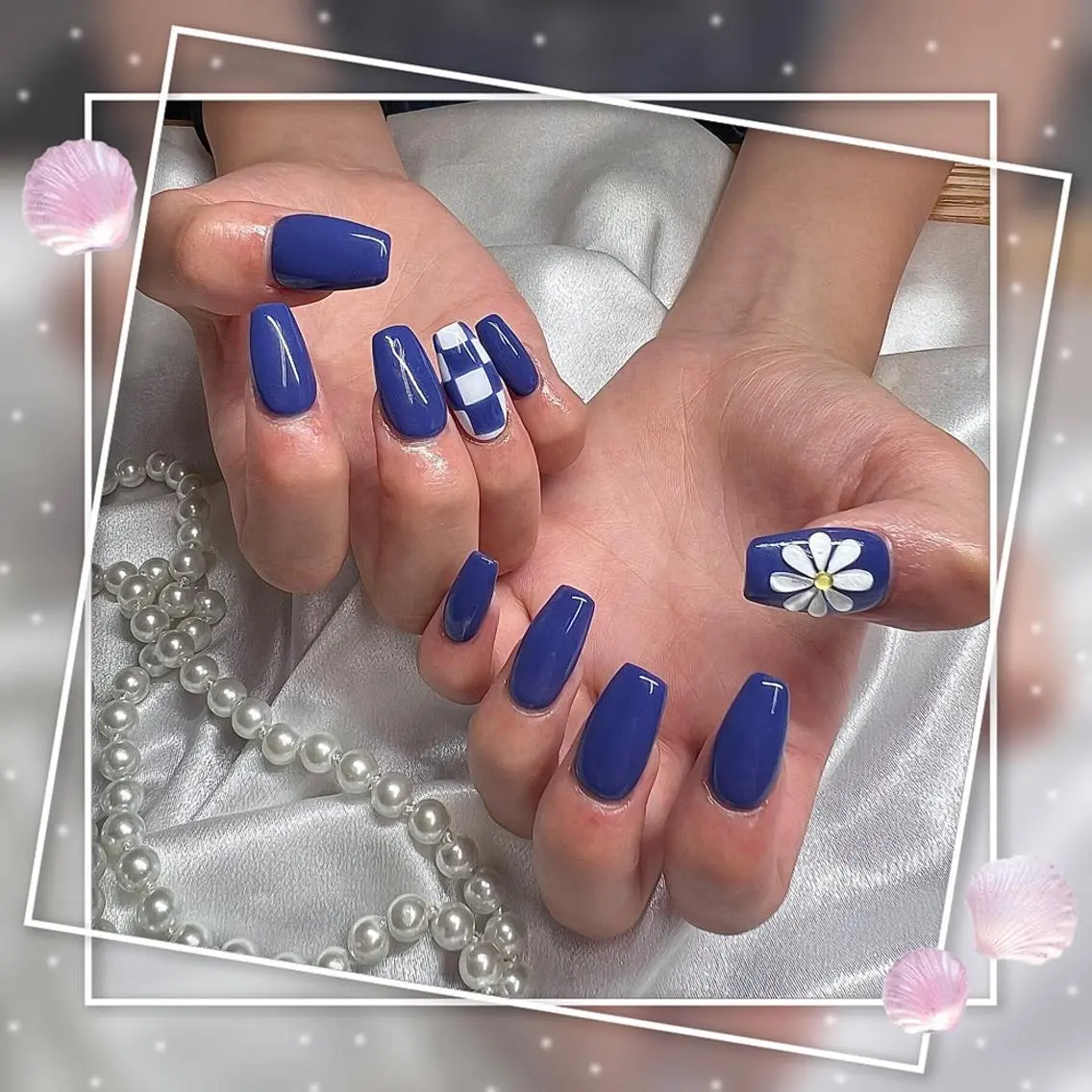 ネイル フレンチネイル キラキラネイル マグネットネイル マグネットフレンチ ワンカラーネイル Chill Nailsalonのネイルデザイン